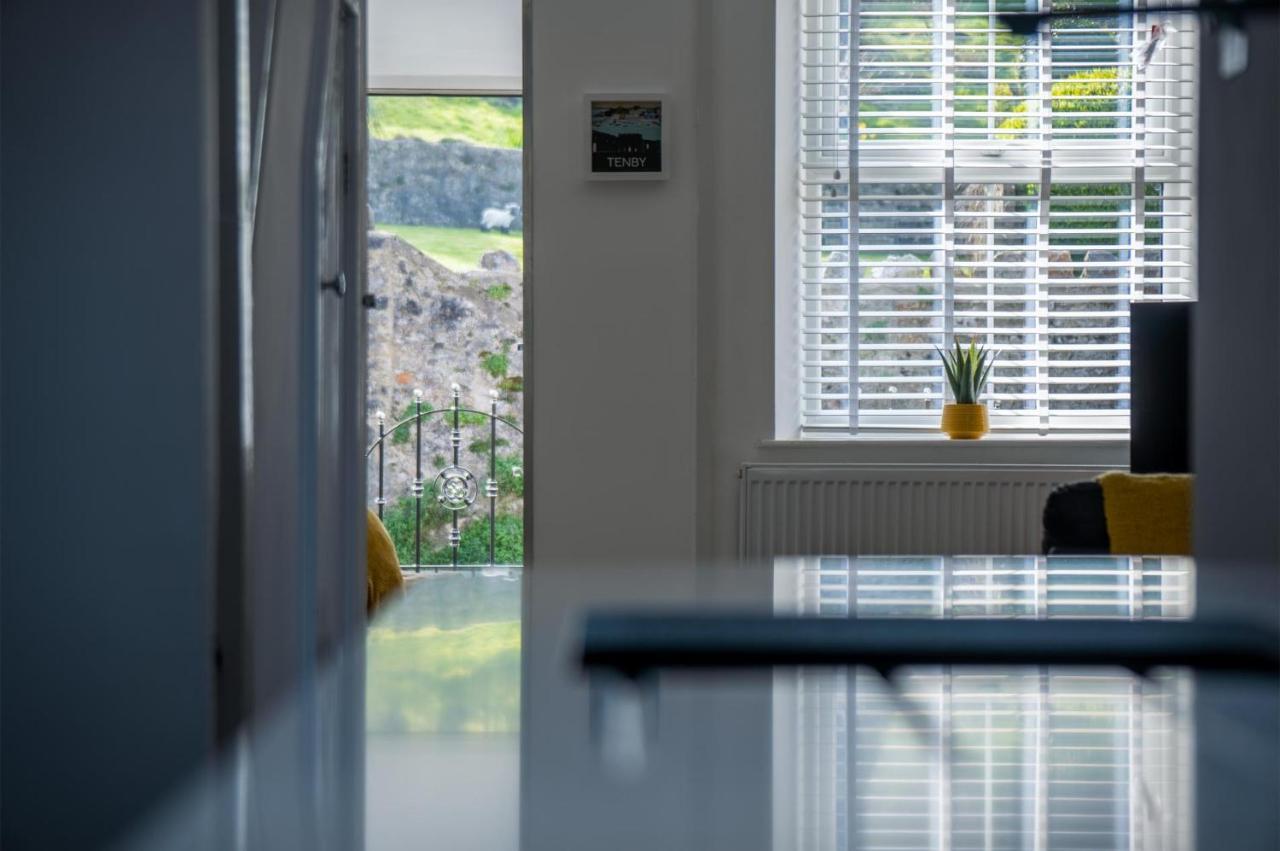 Hawtree Cottage - 2 Bedroom Cottage - Tenby Kültér fotó