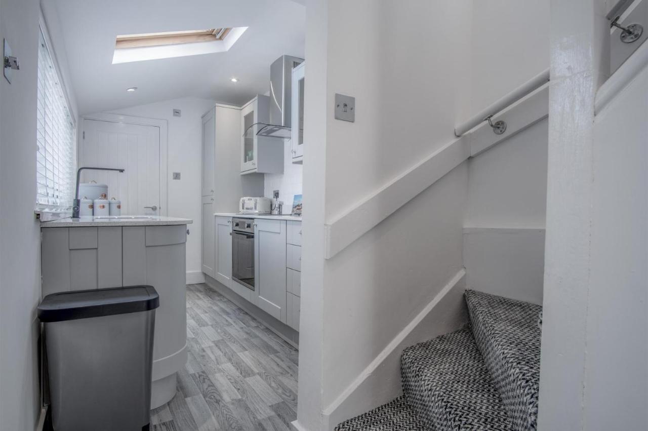 Hawtree Cottage - 2 Bedroom Cottage - Tenby Kültér fotó
