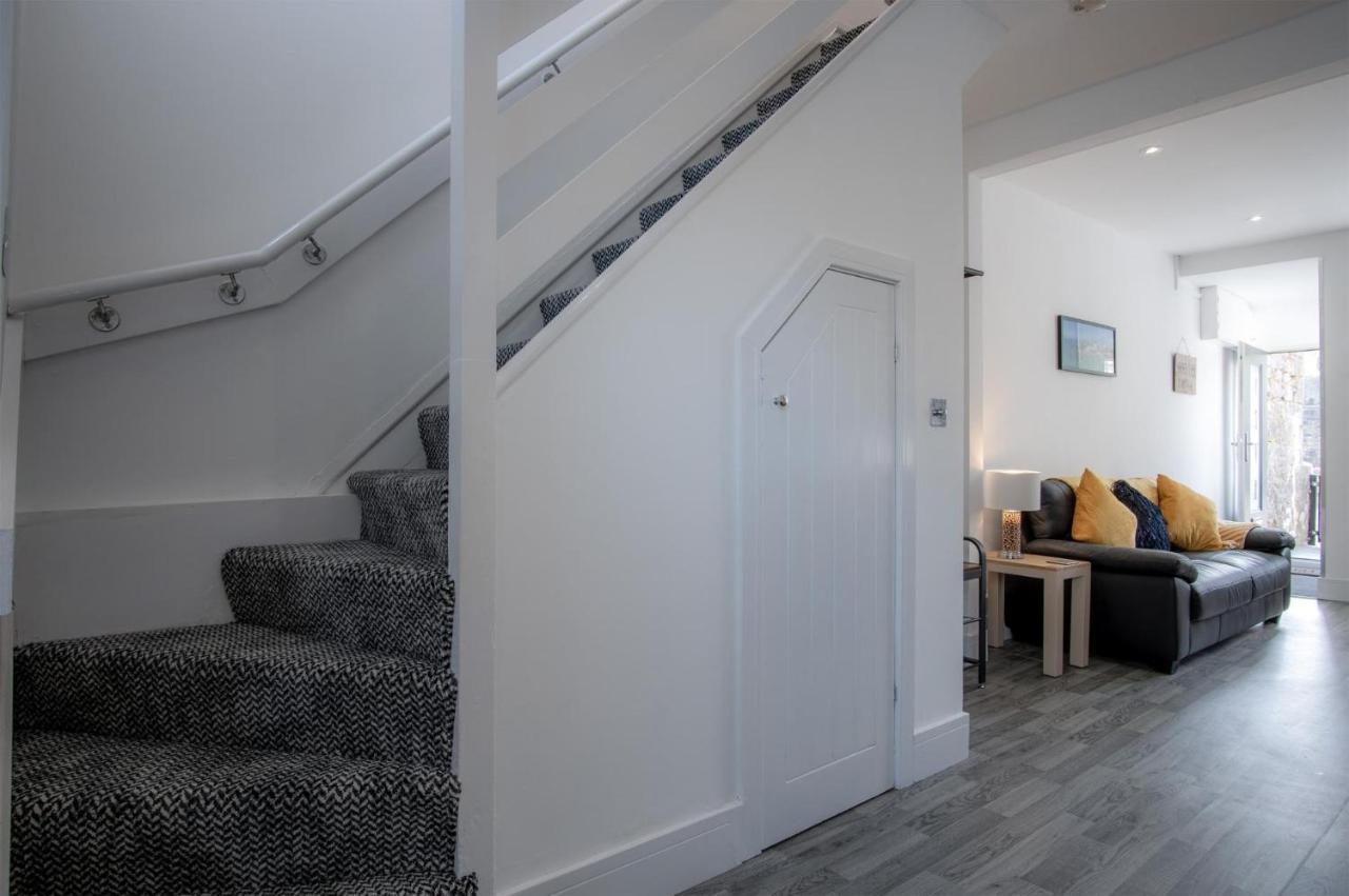 Hawtree Cottage - 2 Bedroom Cottage - Tenby Kültér fotó